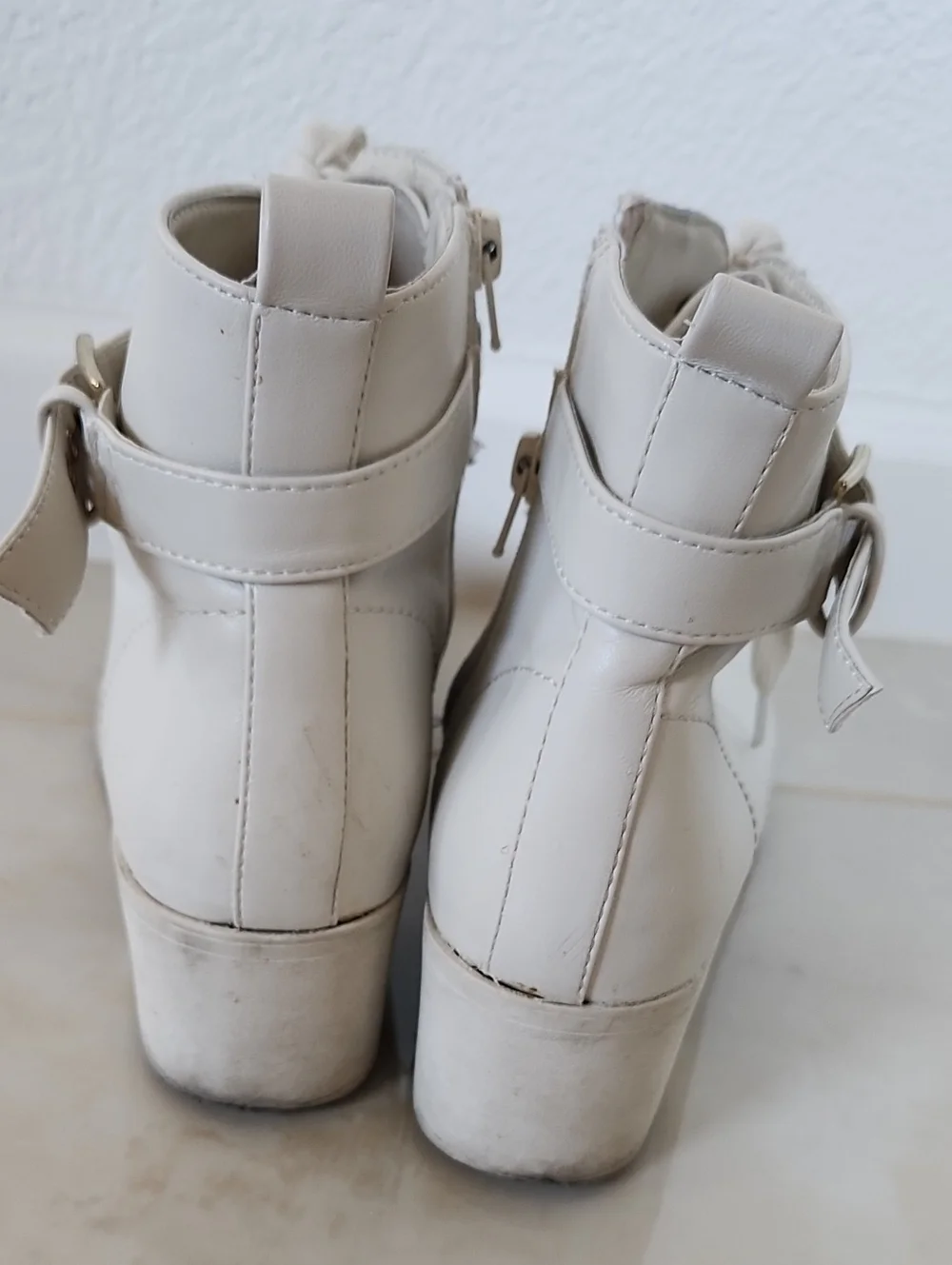 Wild Pair White Combat Boots  Fasgion Shoes Size 8